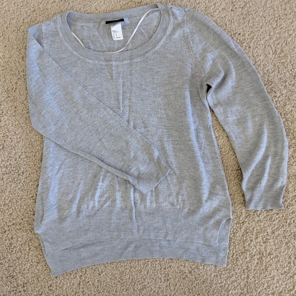 Grey crewneck sweater